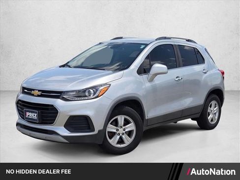 Used 2017 Chevrolet Trax LT w/ LT Convenience Package AWD/4WD image 1