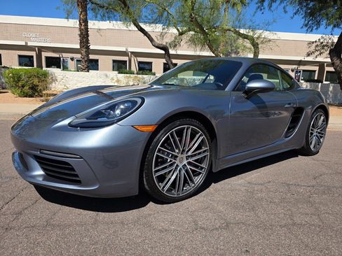 Used 2025 Porsche 718 Cayman S w/ Sport Chrono Package RWD image 2