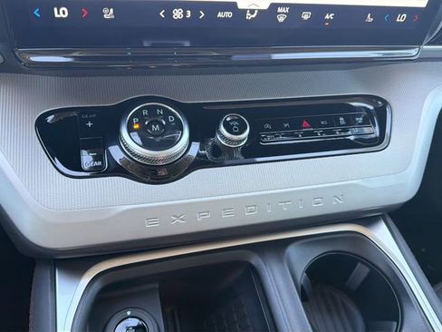 New 2025 Ford Expedition Active image 26