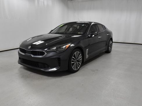 Used 2019 Kia Stinger Premium image 2