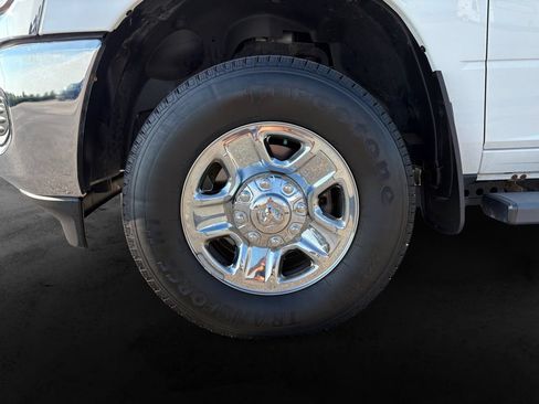 Used 2024 RAM 2500 Tradesman w/ Chrome Appearance Group AWD/4WD image 12