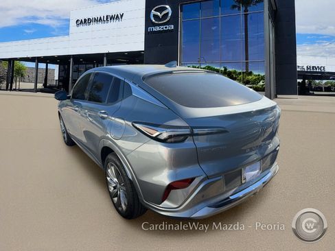 Used 2025 Buick Envista Avenir FWD image 2