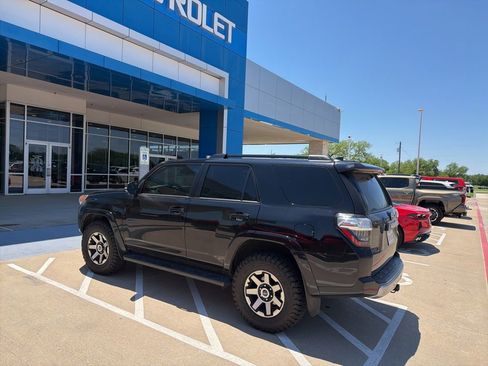 Used 2024 Toyota 4Runner TRD Off-Road Premium AWD/4WD image 3