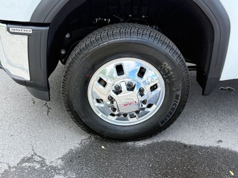 New 2026 GMC Sierra 3500 Pro AWD/4WD image 9