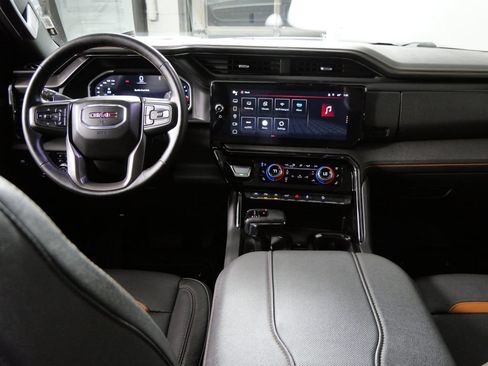 Used 2024 GMC Sierra 1500 AT4 w/ Technology Package AWD/4WD image 24
