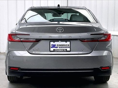 Used 2025 Toyota Camry XLE image 4