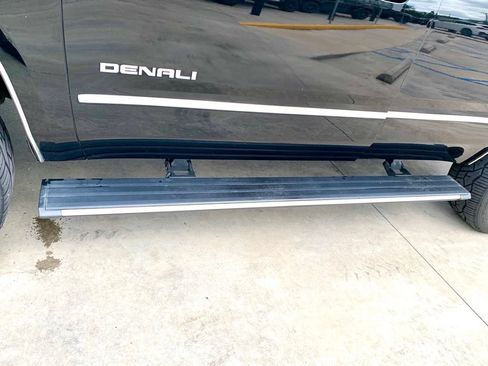 Used 2019 GMC Yukon Denali w/ Denali Ultimate Package RWD image 14