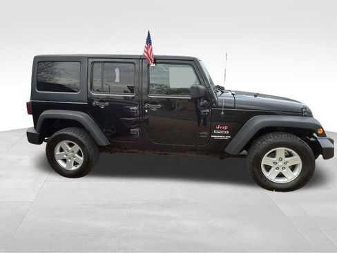 Used 2017 Jeep Wrangler Unlimited Sport w/ Quick Order Package 24S AWD/4WD image 24