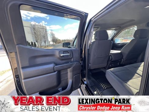 Used 2022 Chevrolet Silverado 1500 Custom w/ LPO, Blackout Package image 10