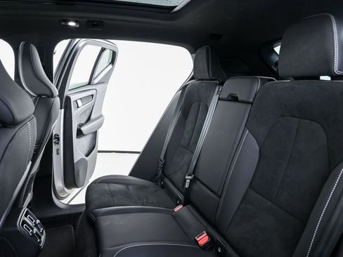 Certified 2025 Volvo XC40 B5 Plus image 22