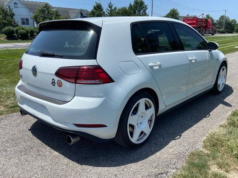 Used 2018 Volkswagen GTI SE FWD image 5