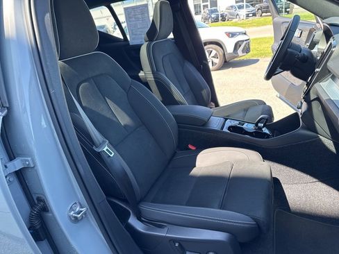 Used 2026 Volvo XC40 B5 Ultra w/ Climate Package AWD/4WD image 10
