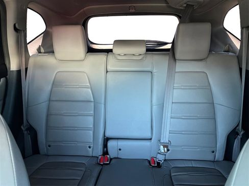 Used 2018 Honda CR-V Touring image 15