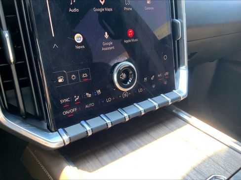 Used 2026 GMC Acadia Denali Ultimate w/ LPO, Floor Liner Package FWD image 34