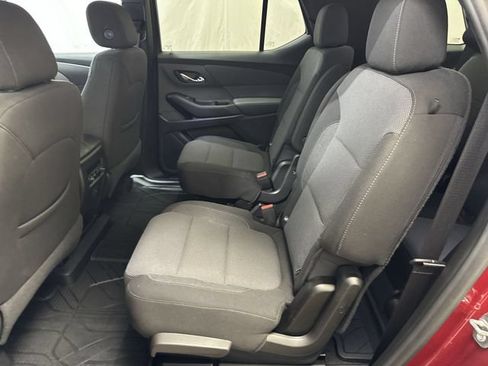 Used 2023 Chevrolet Traverse LT FWD image 12