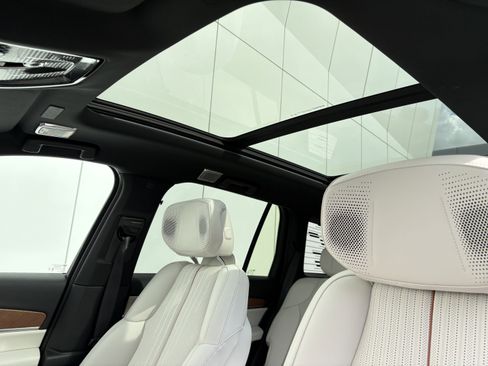 Used 2026 Cadillac Vistiq Sport image 14