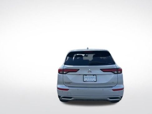 Used 2023 Mitsubishi Outlander SE AWD/4WD image 14