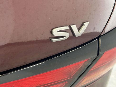 Used 2024 Nissan Altima 2.5 SV FWD image 11