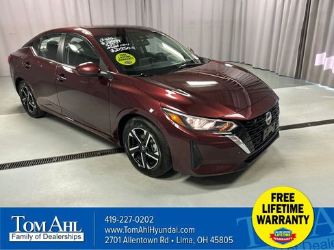 Used 2025 Nissan Sentra SV FWD image 1