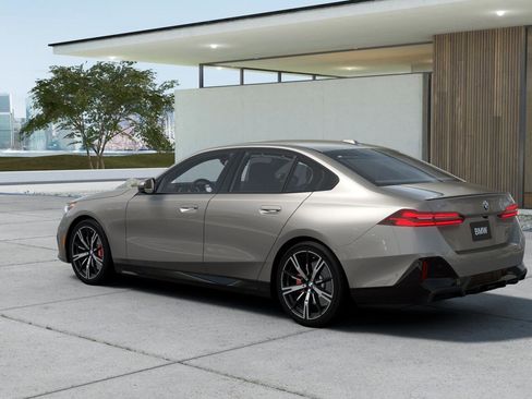 New 2027 BMW 530i xDrive 530i xDrive Sedan image 2