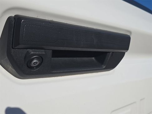 Used 2024 Chevrolet Colorado W/T image 13