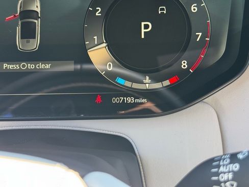 Used 2025 Land Rover Range Rover Sport Dynamic SE image 29