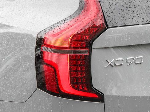New 2026 Volvo XC90 T8 Ultra w/ Protection Package Premier AWD/4WD image 9
