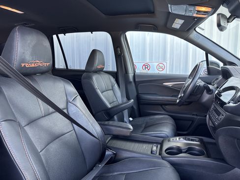 Used 2022 Honda Pilot TrailSport image 39