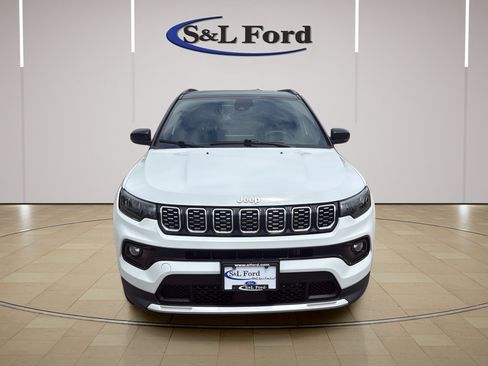 Used 2025 Jeep Compass Limited AWD/4WD image 12