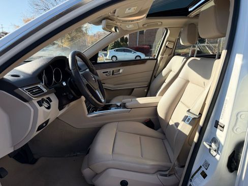 Used 2014 Mercedes-Benz E 350 4MATIC Sedan image 17