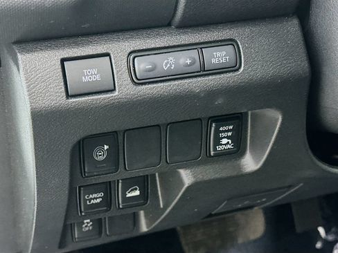 Certified 2024 Nissan Frontier SL w/ Technology Package AWD/4WD image 16