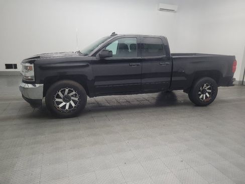 Used 2018 Chevrolet Silverado 1500 LT RWD image 2