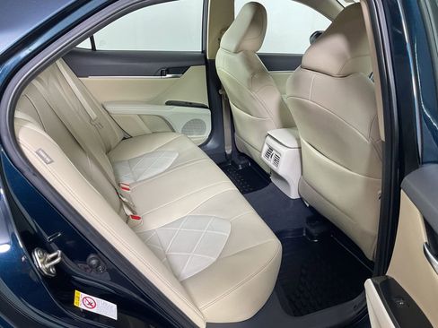 Used 2019 Toyota Camry XLE w/ Navigation Package image 24