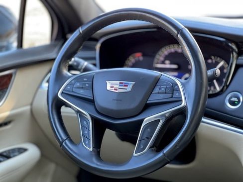 Used 2017 Cadillac XT5 Luxury w/ Driver Awareness Package image 32