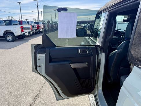 Used 2022 Ford Bronco Outer Banks image 13