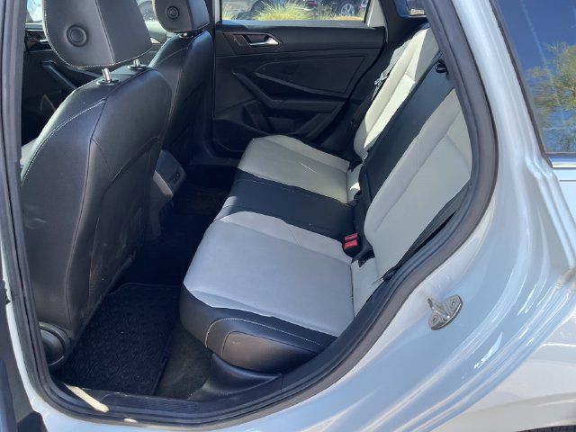 Used 2019 Volkswagen Jetta R-Line FWD image 3
