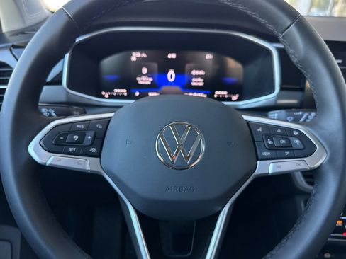 Used 2025 Volkswagen Taos SE AWD/4WD image 25