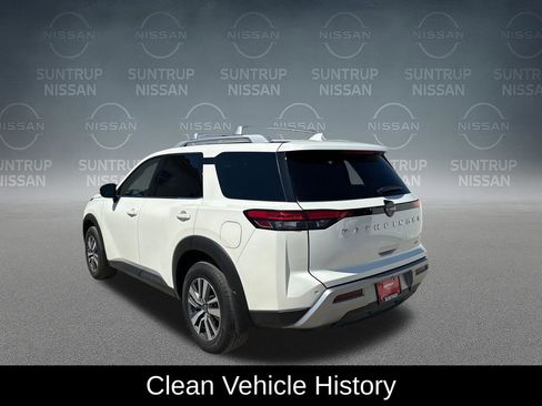 Used 2024 Nissan Pathfinder SL FWD image 4