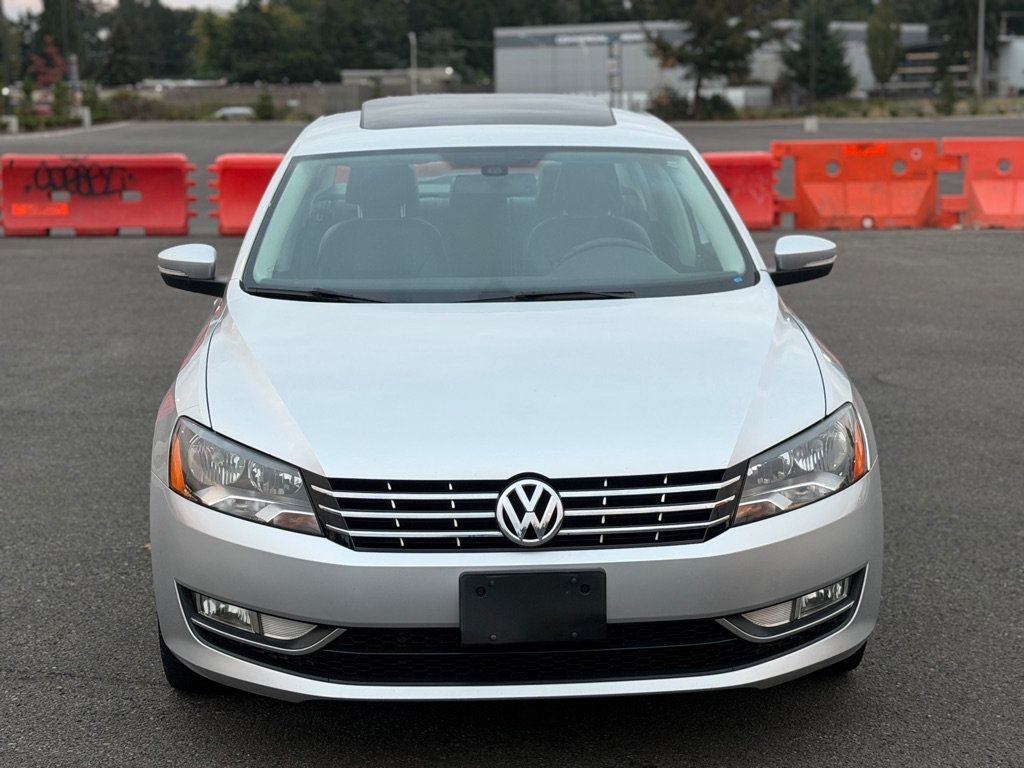 Used 2013 Volkswagen Passat 2.5 SEL Premium FWD image 3