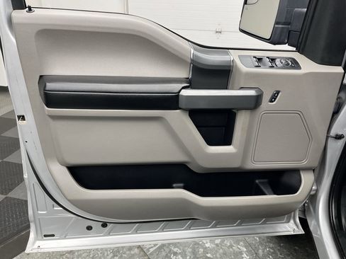 Used 2017 Ford F150 XLT w/ Equipment Group 302A Luxury image 8