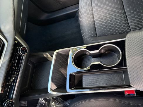 Used 2025 Chevrolet Equinox LT image 35