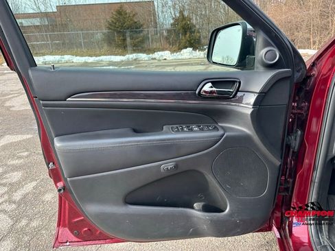 Used 2020 Jeep Grand Cherokee Overland image 14