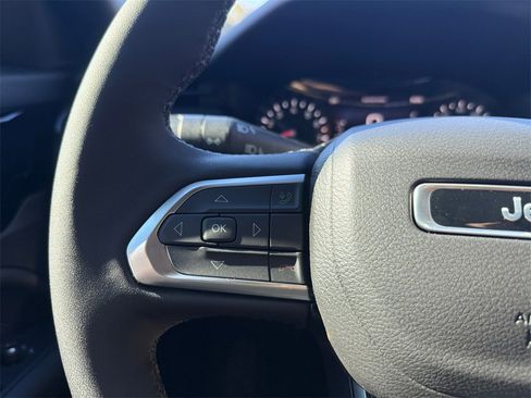 New 2026 Jeep Compass Latitude image 21