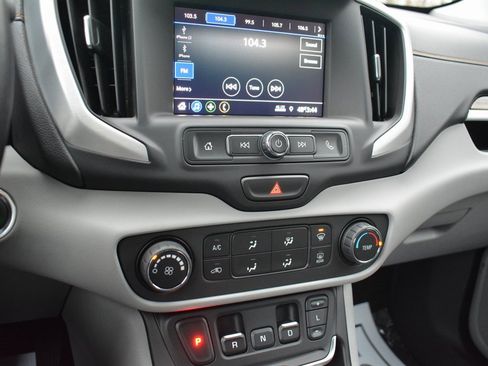 Used 2020 GMC Terrain SLE image 15