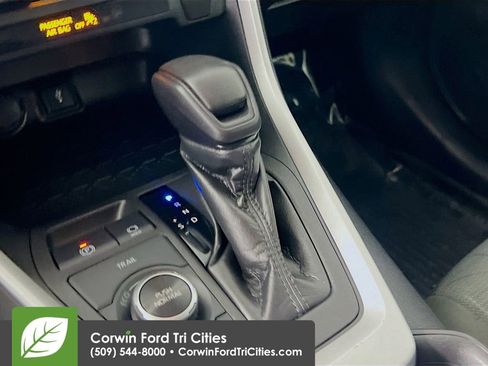 Used 2021 Toyota RAV4 XLE image 10