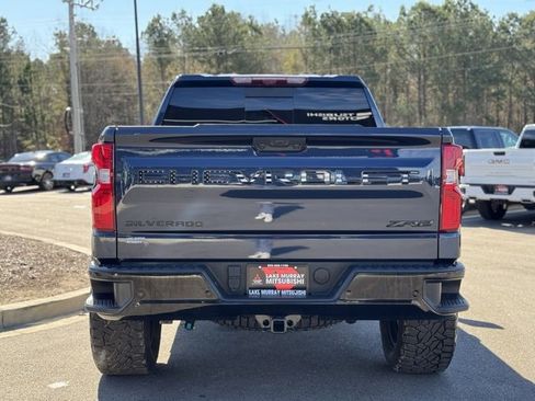 Used 2023 Chevrolet Silverado 1500 ZR2 w/ Technology Package image 10