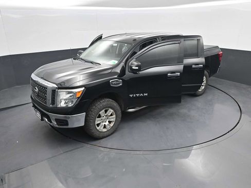Used 2017 Nissan Titan SV AWD/4WD image 38