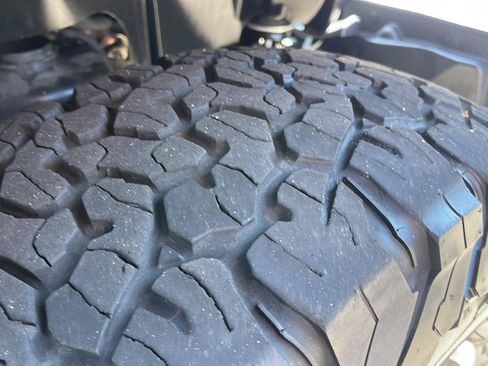 Used 2024 Jeep Wrangler Unlimited Rubicon 4xe AWD/4WD image 10