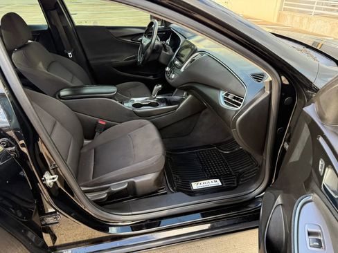 Used 2018 Chevrolet Malibu LT w/ Redline Edition FWD image 18