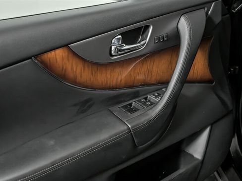 Used 2014 INFINITI QX70 AWD w/ Premium Package image 17